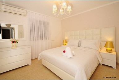 וילה מצוק לכנרת  - החדרים בוילה 