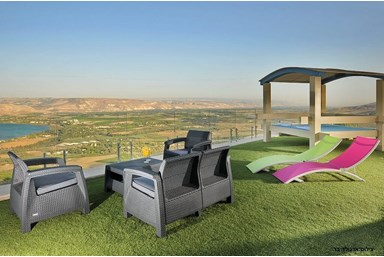 וילה מצוק לכנרת  - הבריכה