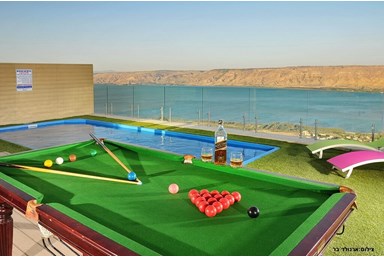 וילה מצוק לכנרת  - הבריכה