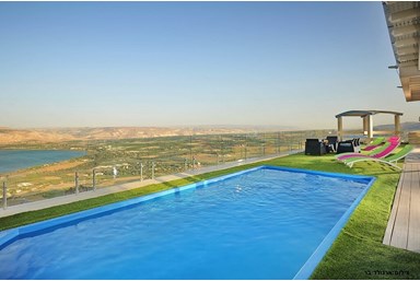 וילה מצוק לכנרת  - הבריכה