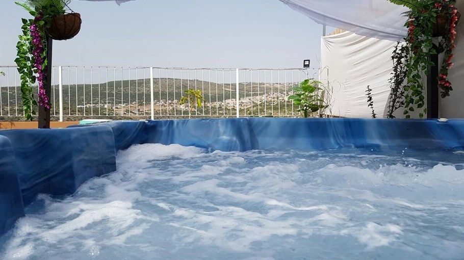 וילה תולין חצר ובריכה (18).jpg