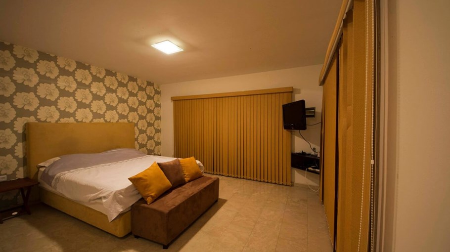 וילה טופז חדר שינה 1.jpg