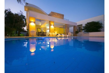 וילה איטליה - החצר והסביבה