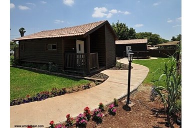 וילה בית אירוח כפרי דרור בתבור - בריכת השחיה