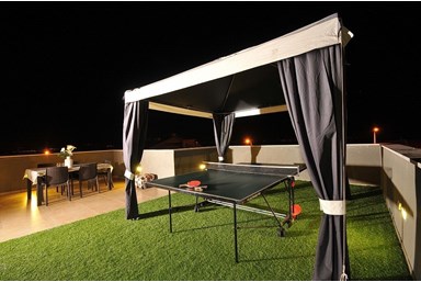 וילה דאלי - החצר והבריכה