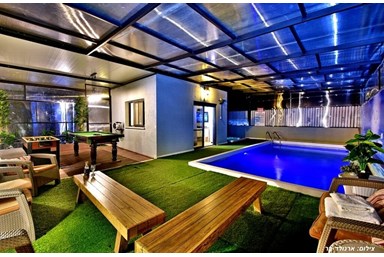 וילה דאלי - החצר והבריכה