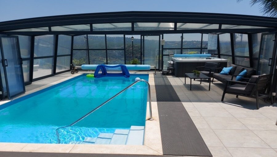 וילה נוף לצוק גורן החצר (5).jpg