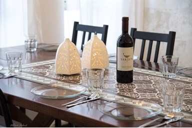 וילה פלורין אירוח בוטיק - החצר והבריכה