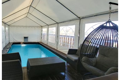 וילה פמילי - החצר והבריכה