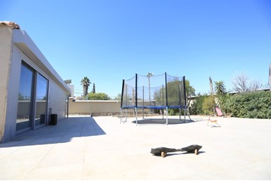 וילה כוכב הדרום - הבריכה והחצר