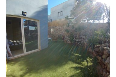 וילה קאזה בלאנקה - הבריכה והחצר