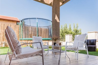 וילה לה וילה בל - הבריכה והחצר