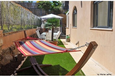 וילה שירת הירדן - החצר והבריכה