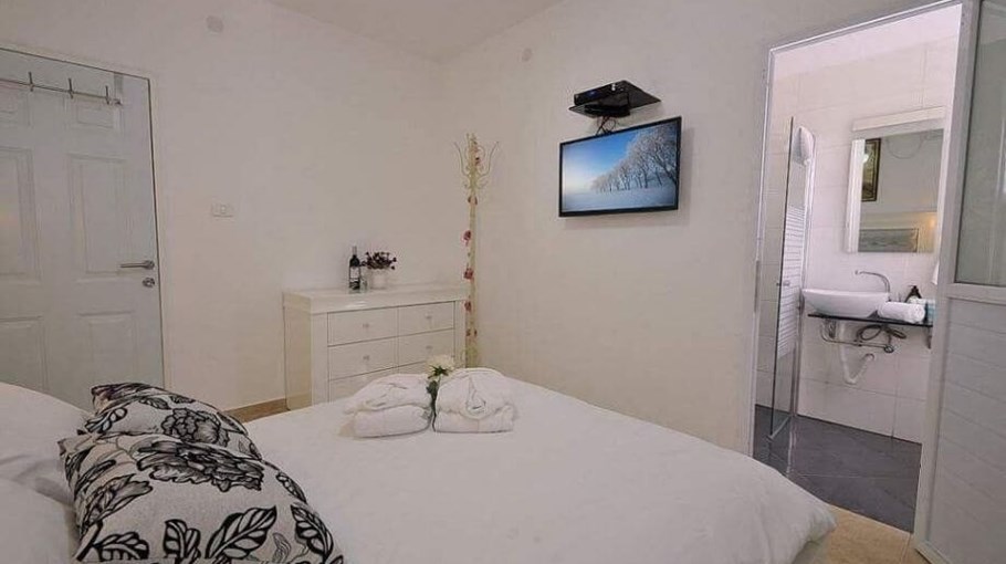 אחוזת כרמל לבן1.jpg