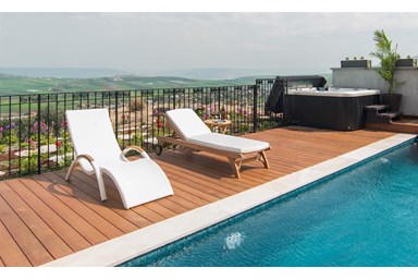 וילה טרה נובה - מתחם הבריכה