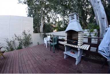 וילה ירדן - החצר והבריכה