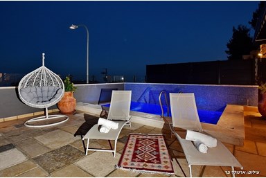 וילה פייב ריזורט - Five resort - החצר והבריכה