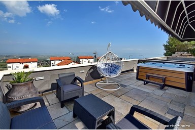 וילה פייב ריזורט - Five resort - החצר והבריכה