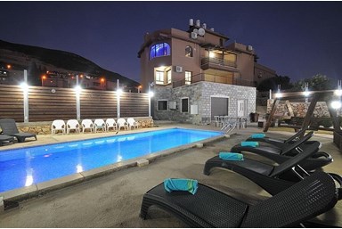 וילה הרמוניה בכפר