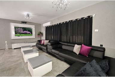 וילה פרסטיז' - הוילה