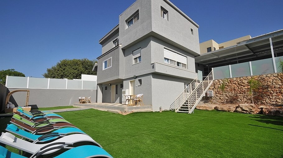 וילה פרסטיז' חצר (14).jpg