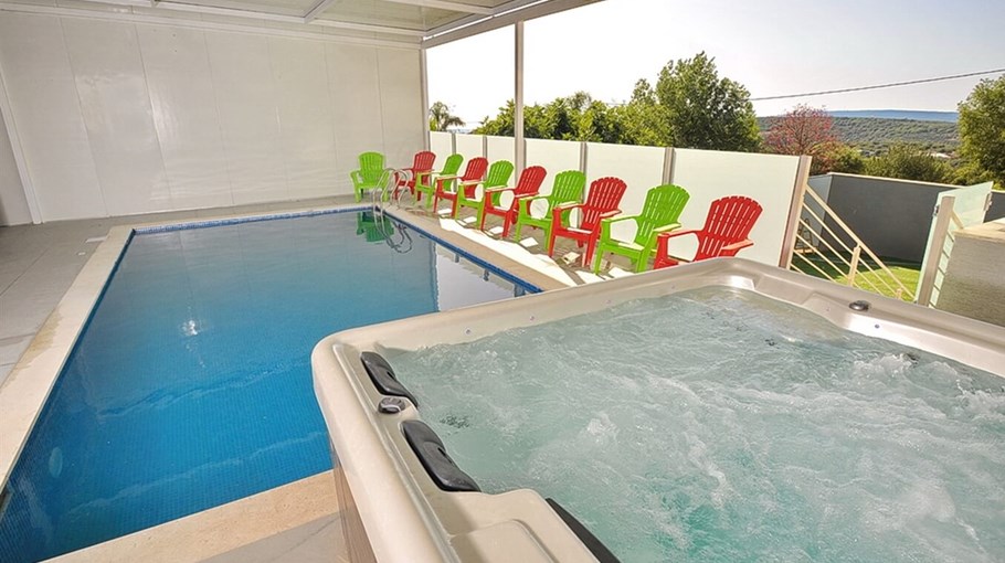 וילה פרסטיז' חצר (10).jpg