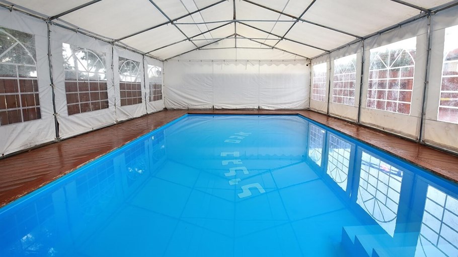 וילה אגם בגליל בריכה מקורה (2).jpg