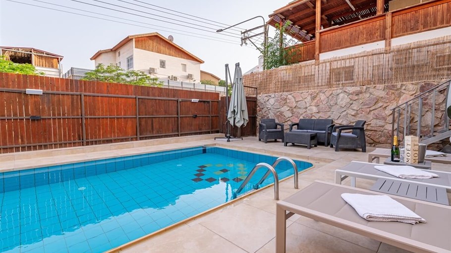 וילת לה בלה האנה - Villa La Bella Hana לה בלה האנה - מתחם החוץ (5).jpg