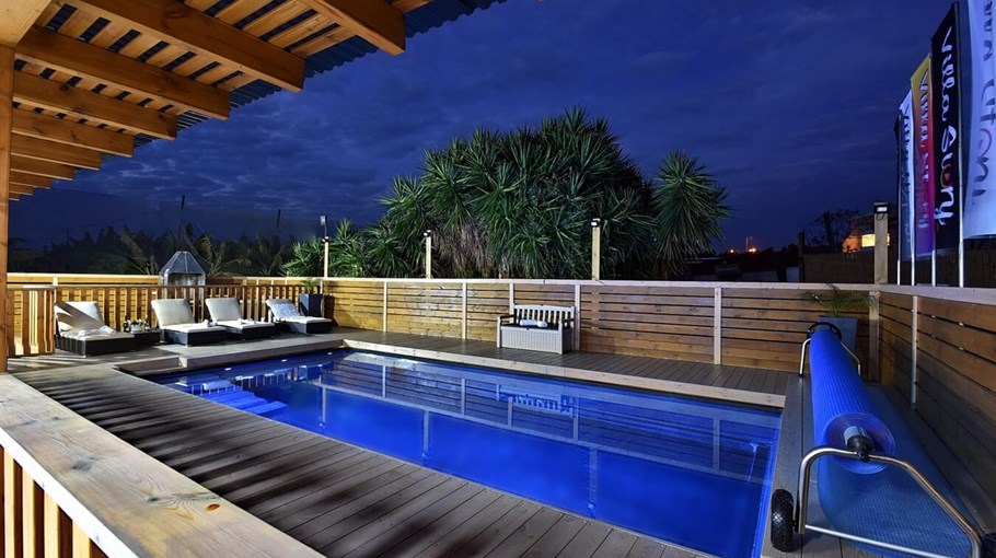 וילה סטורי חצר ובריכה (33).jpg