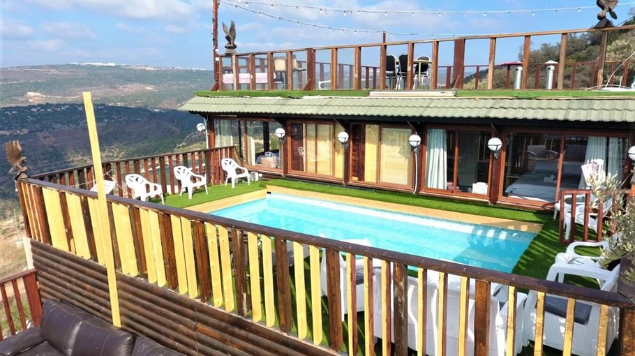 וילה הורייזן וילה הורייזן - החצר והבריכה (14).jpeg