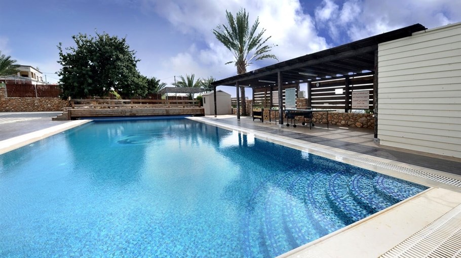 אחוזת כנען אחוזת כנען - הבריכה והחצר (12).JPG