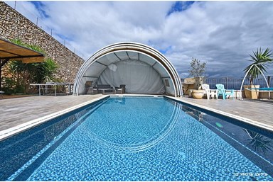 וילה מצפה המושבה - החצר והבריכה