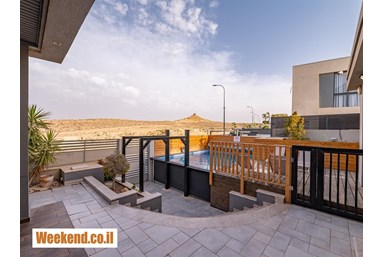 וילה אחוזת המלכה - Villa Queen - הבריכה והחצר