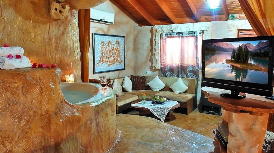 וילה חלום באגם חלום באגם - מערה (13).jpg