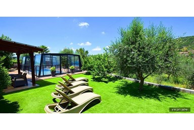 וילה סיזר גרדן - החצר והבריכה