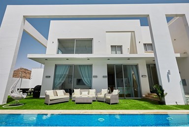 וילה TLV - אילת - הבריכה והחצר