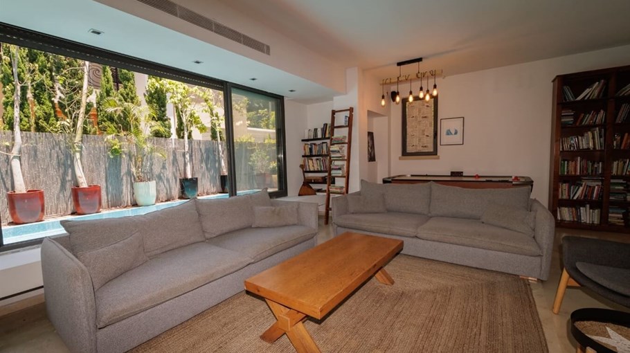 הוילה של איריס פנים (13).jpeg