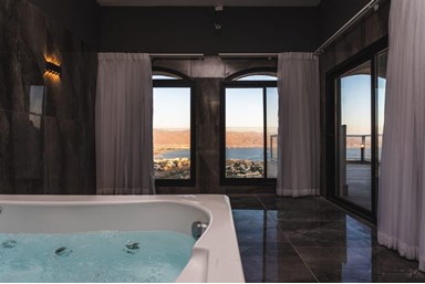 וילה פנטהאוז הקומה ה-20 - המרפסת הג'קוזי והנוף