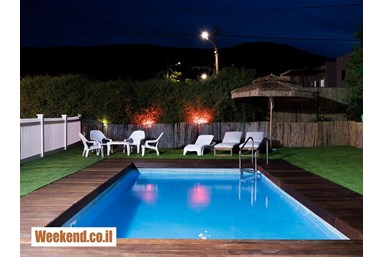 וילה אחוזת אנאל יבניאל - החצר, הבריכה והנוף