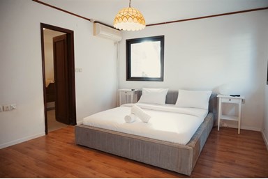 וילה מול תכלת