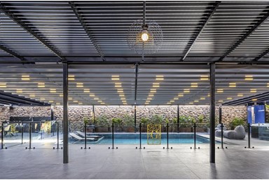 וילה אירוח יוקרתי גלאס האוס - Glass House - מתחם החוץ