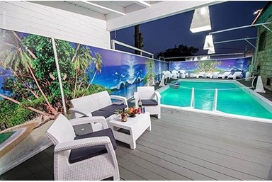 וילה חלומות אלה - מתחם החוץ והבריכה