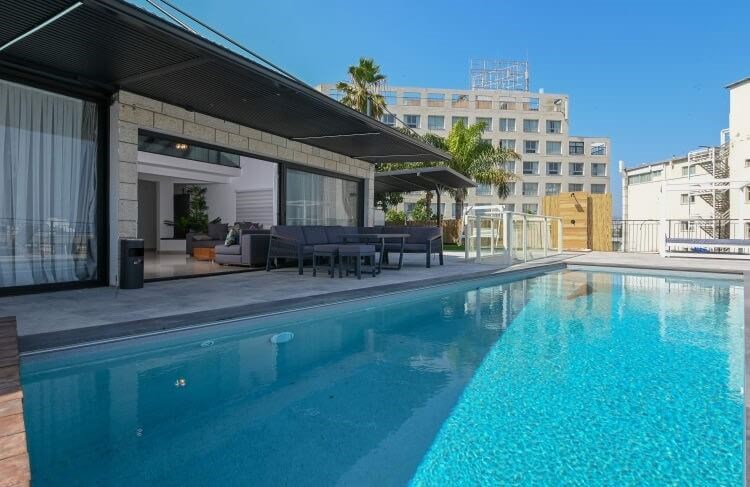 וילה רז בכנרת החצר (1).jpg