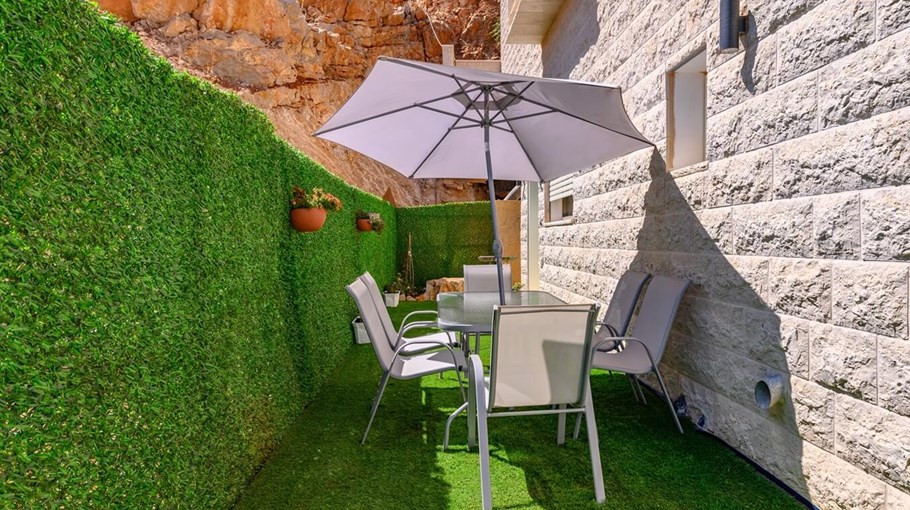 וילה אלבה - Villa Alba חצר (5).jpg