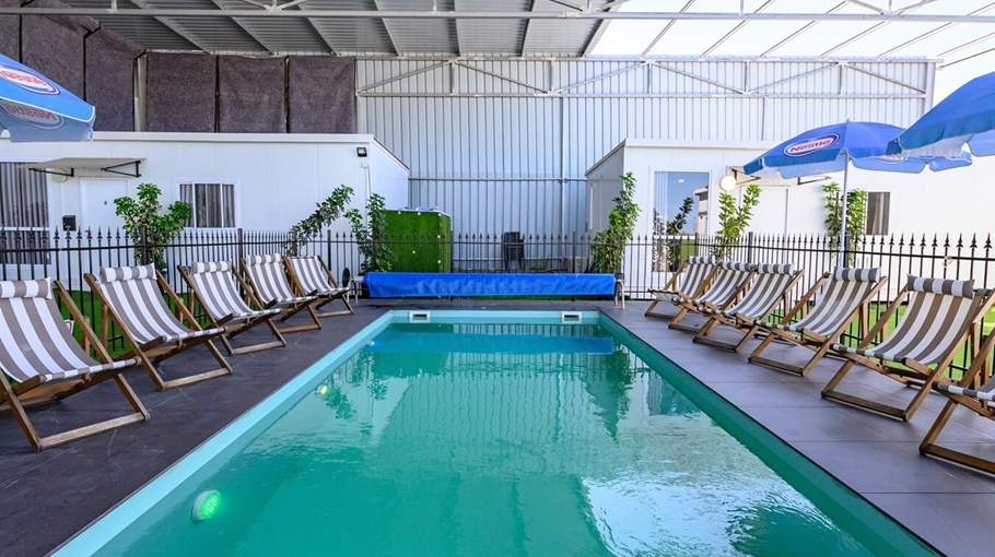 קומראן ריזורט חצר ומשותף (12).jpg