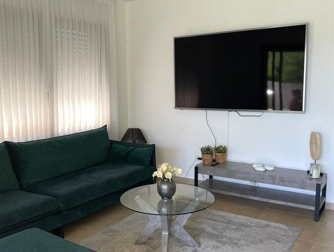 הבית בחוף הזהב פנים (8).jpg