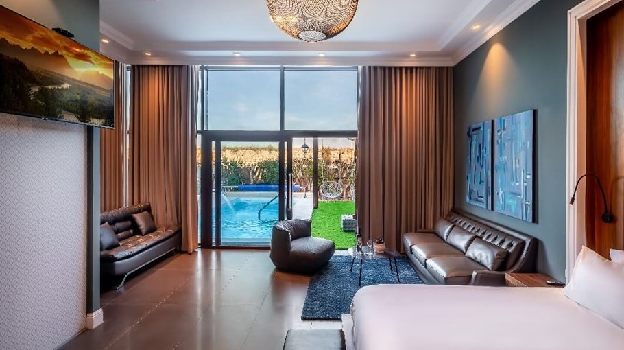 אקוודוקט גן בריכה - הווילה (1).jpg