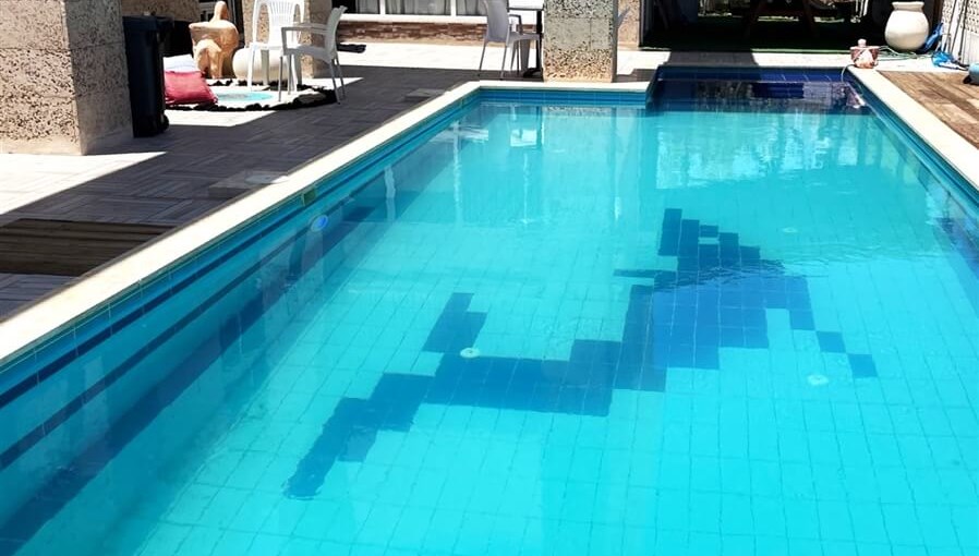 וילה מפרץ השמש החצר (5).jpg