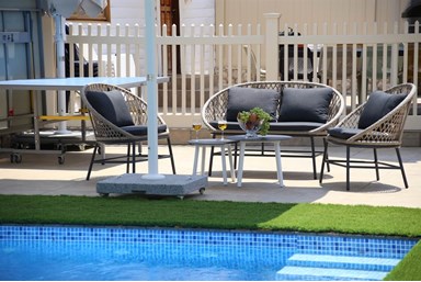 וילה פנינה במטע - החצר והסביבה