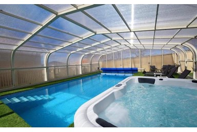 וילה פנינה במטע - החצר והסביבה